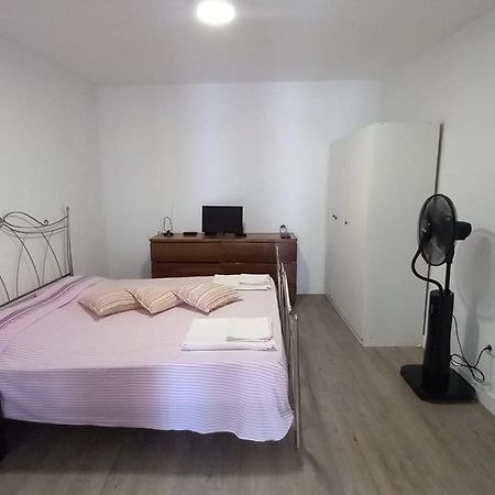 Alvito Guest House - Comfortable Room With Private Bathroom リスボン エクステリア 写真